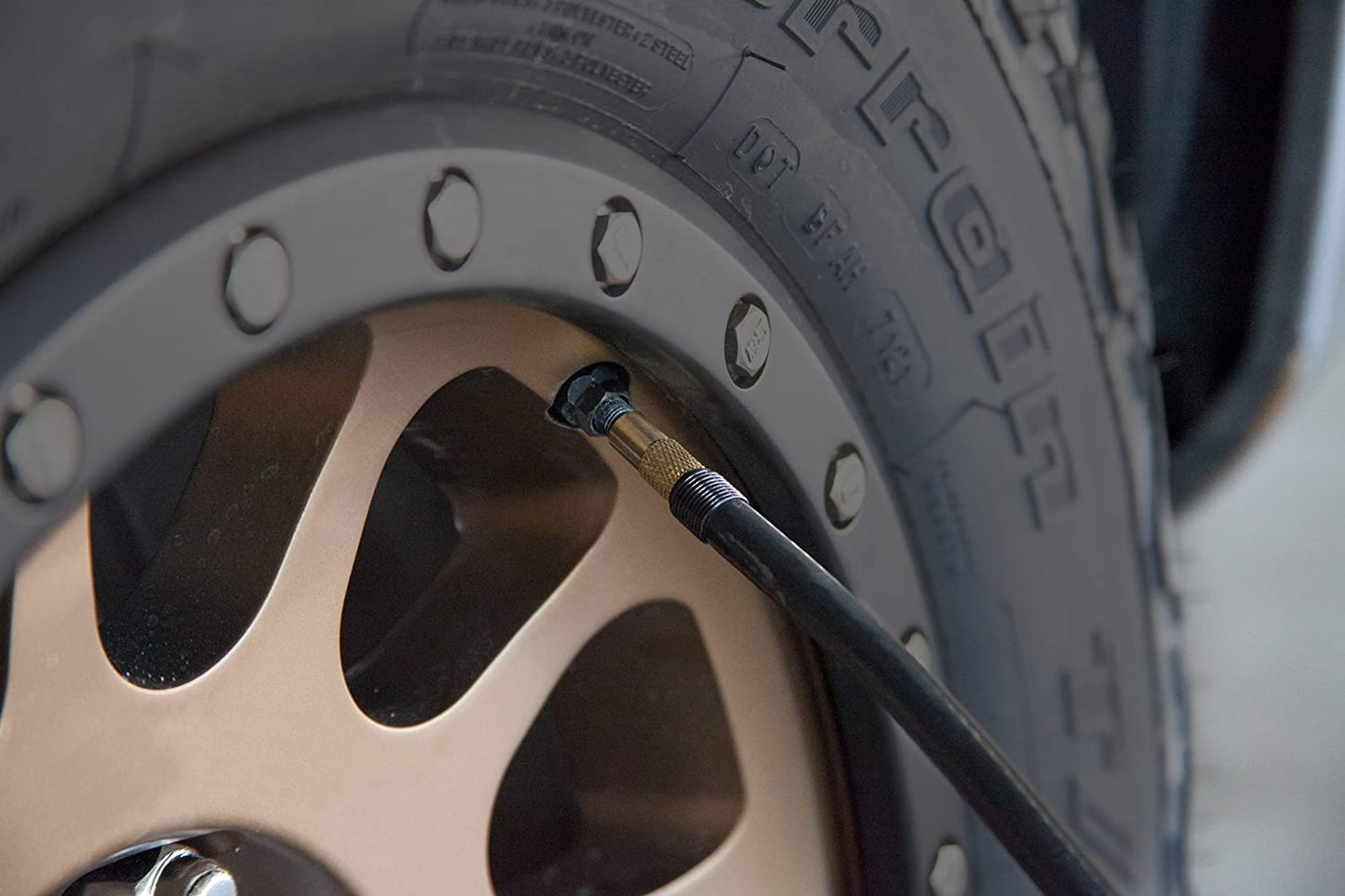 DEWALT Jump Starter DXAEJ14 Digital Portable Power Station : 1400 Peak/700 Instant Amps, 120 PSI Digital Air Compressor - E.S.N Tools