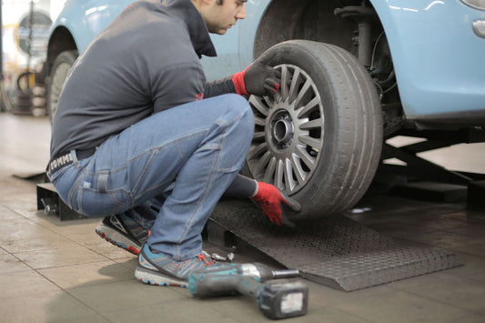 DEWALT Automotive Inflator Pressure Consistency Tested Across 211 Service Calls — The Variance That Affects Tire Safety